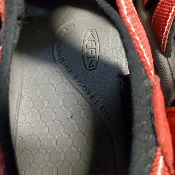 KEEN Red Sandals Ladies Sz 5 - Picture 5 of 8